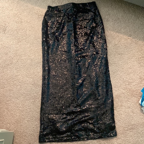 Sequin Slit Skirt - Picture 5 of 7